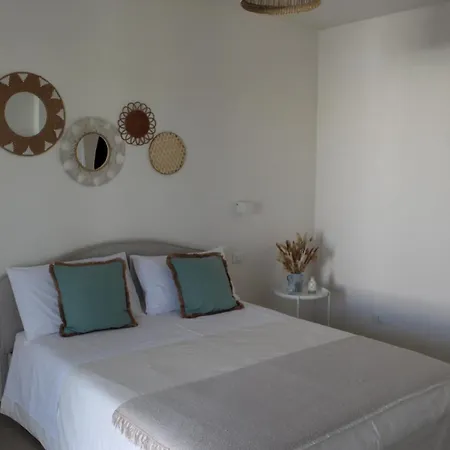 Dimora Oniri Bed & Breakfast 3*